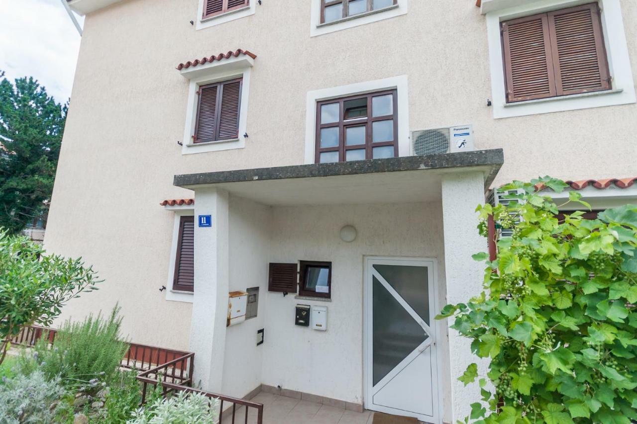 Apartment Glorija With Balcony Baska  Exterior photo