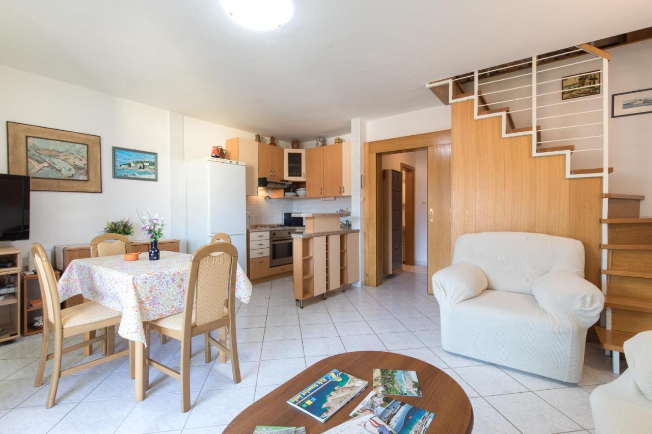 Apartment Glorija With Balcony Baska  Exterior photo